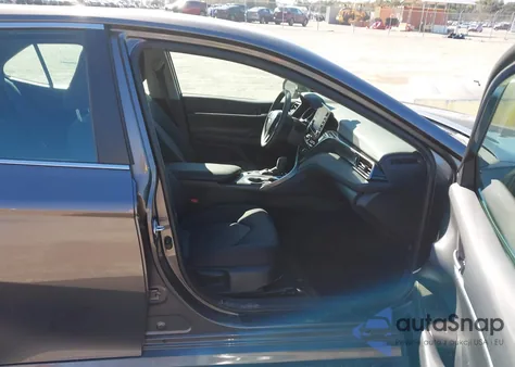 2024 Toyota Camry Hybrid Le z USA, uszkodzony, nr VIN 4T1C31AK2RU627651